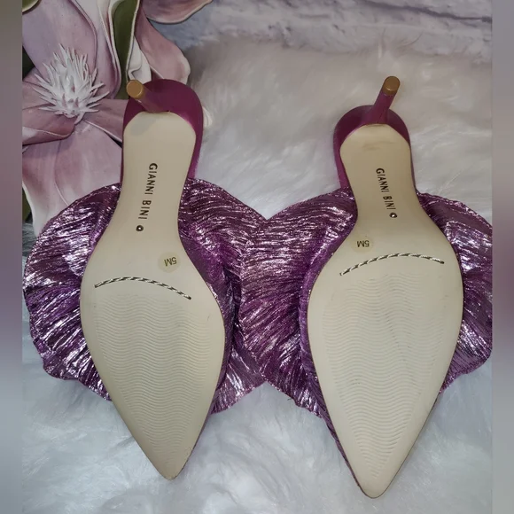 Gianni Bini Metallic Rossallio Pink Ruffles Kitty Heels - Picture 4 of 10